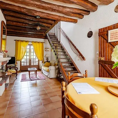 Holiday home La Chabriere, Briarde De Charme Au Calme Proche Disneyland *
