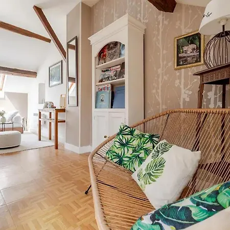 Holiday home La Chabriere, Briarde De Charme Au Calme Proche Disneyland