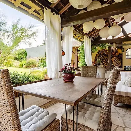 La Chabriere, Briarde De Charme Au Calme Proche Disneyland Holiday home Lumigny